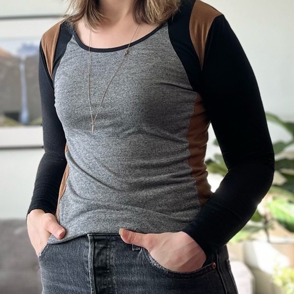 Long Sleeve Top with Colour blocks - Picture 5 of 7